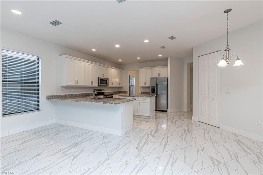 13852 Luna DR, NAPLES FL 34109-8