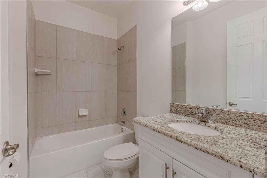 13852 Luna DR, NAPLES FL 34109-13