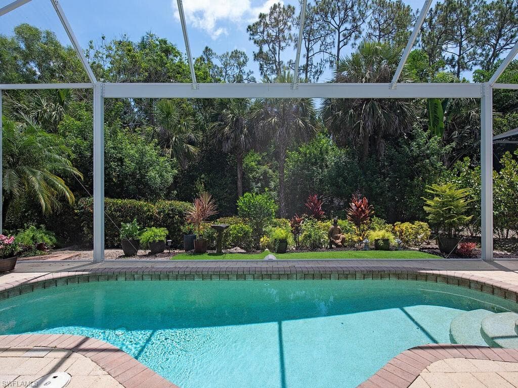 2847 Coco Lakes DR, NAPLES FL 34105-1
