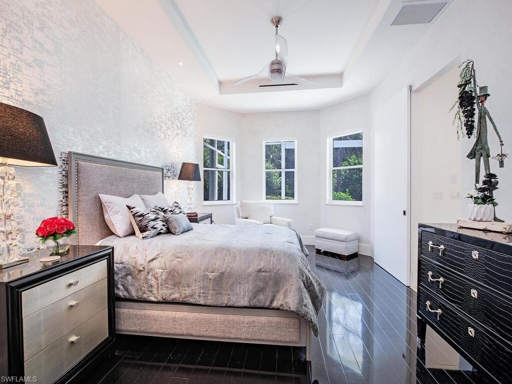 2847 Coco Lakes DR, NAPLES FL 34105-7