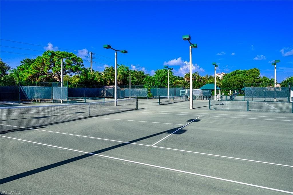 661 Windsurf LN # 202, NAPLES FL 34108-31