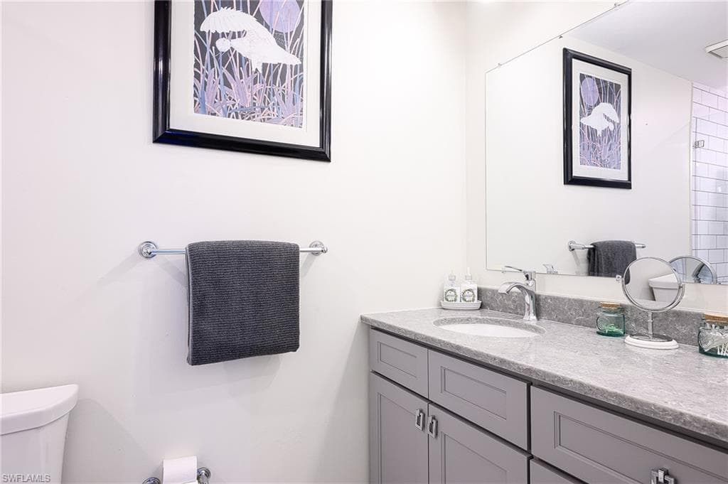 661 Windsurf LN # 202, NAPLES FL 34108-23