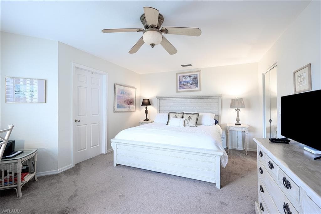 661 Windsurf LN # 202, NAPLES FL 34108-17