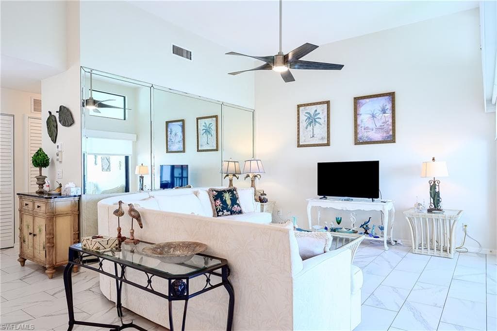 661 Windsurf LN # 202, NAPLES FL 34108-14