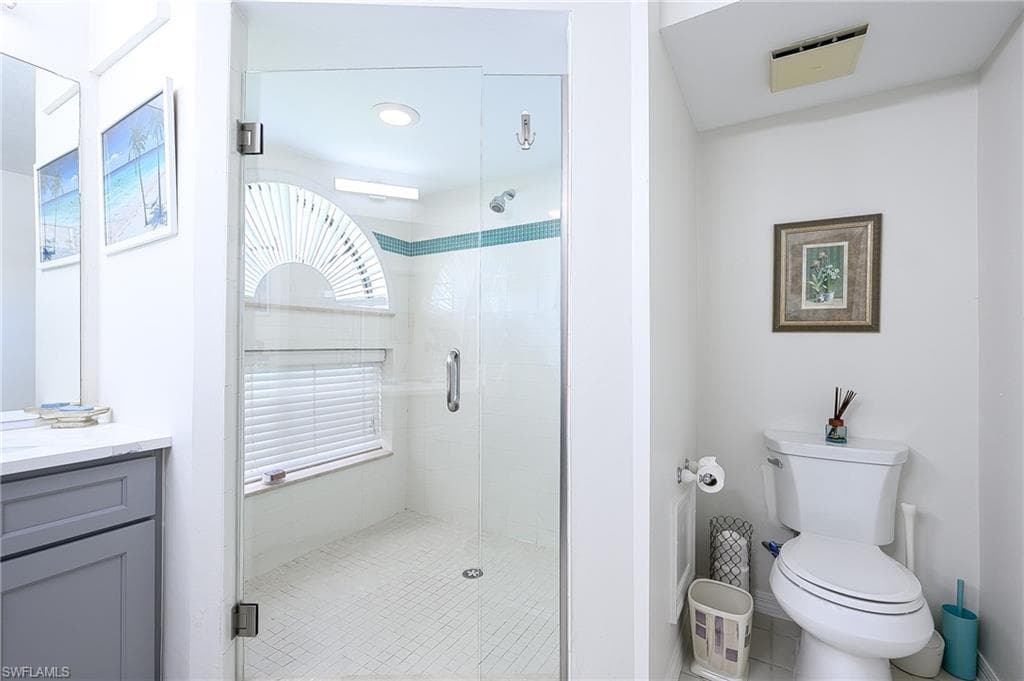 661 Windsurf LN # 202, NAPLES FL 34108-20