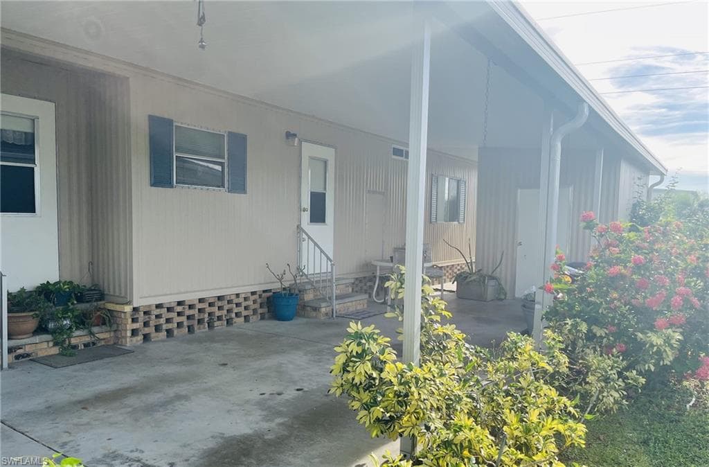 3153 Orchard DR, NORTH FORT MYERS FL 33917-5