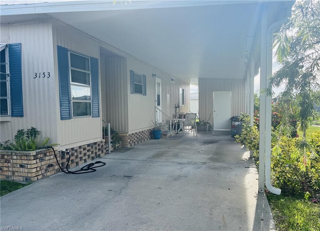 3153 Orchard DR, NORTH FORT MYERS FL 33917-4