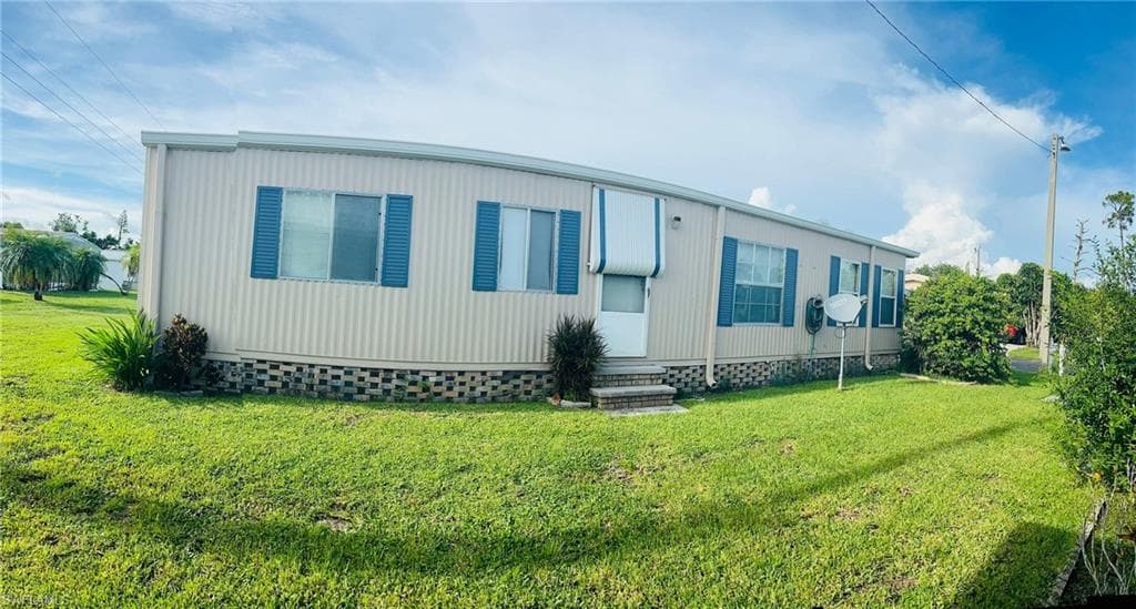 3153 Orchard DR, NORTH FORT MYERS FL 33917-9