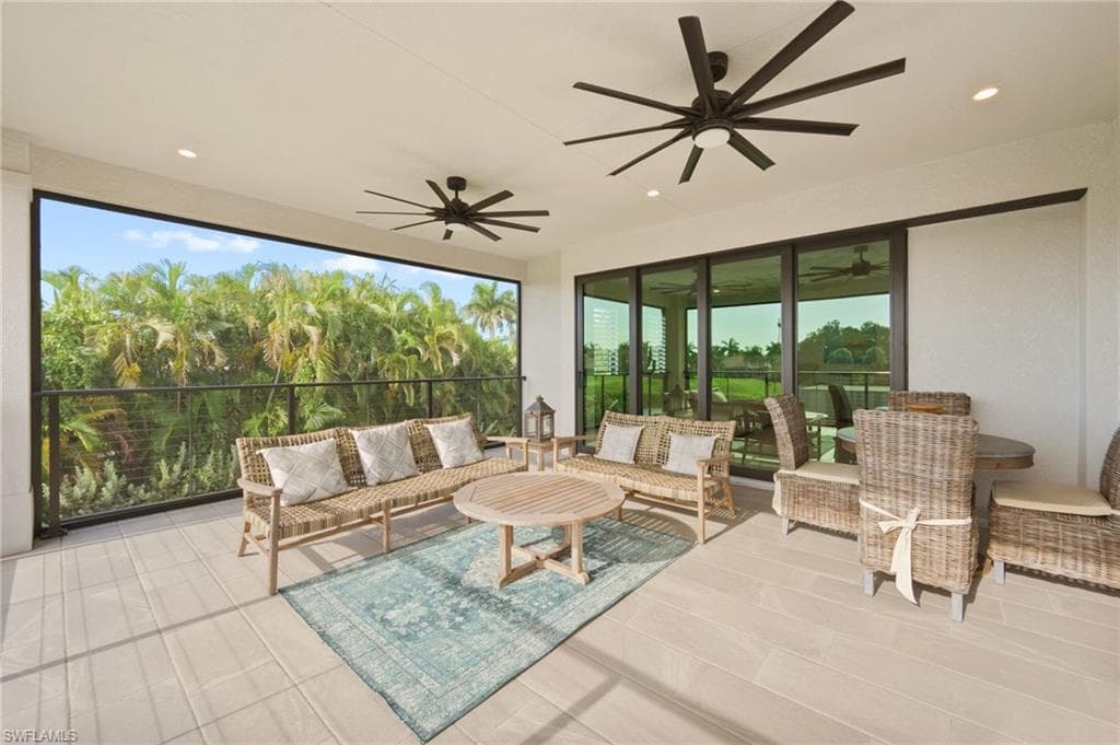 6303 Highcroft DR, NAPLES FL 34119-32