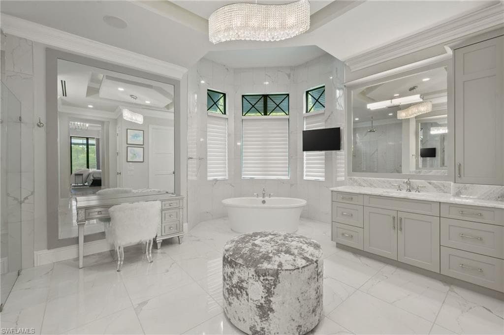 6303 Highcroft DR, NAPLES FL 34119-18