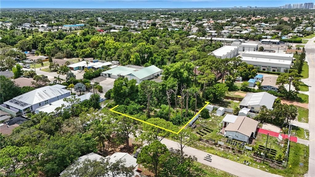 4295 Pine Lake RD, BONITA SPRINGS FL 34134-2