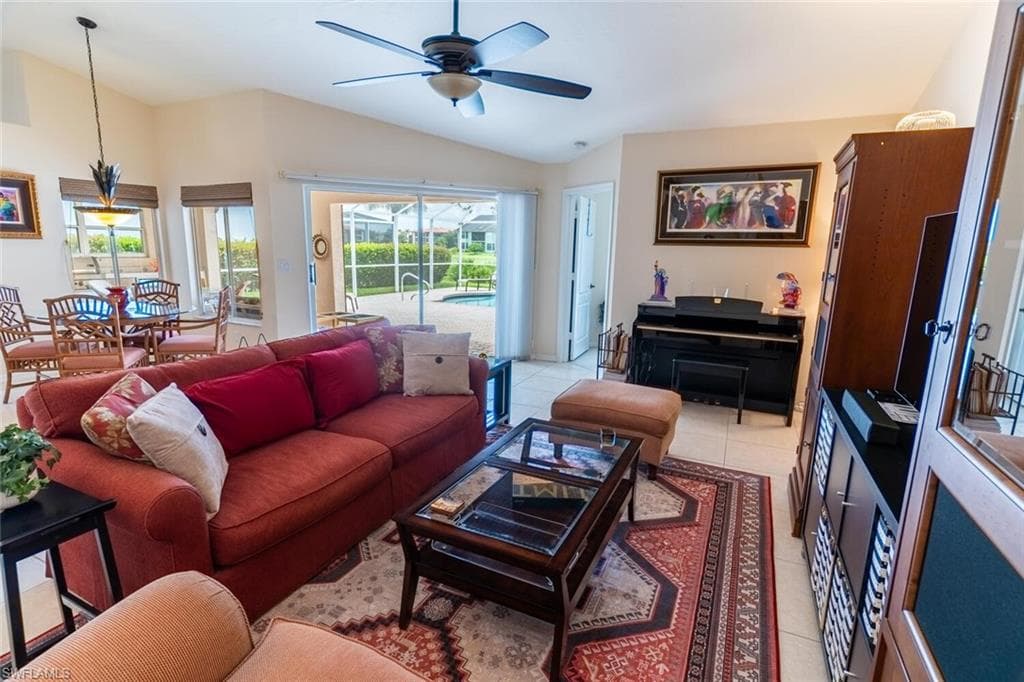 458 Countryside DR-14