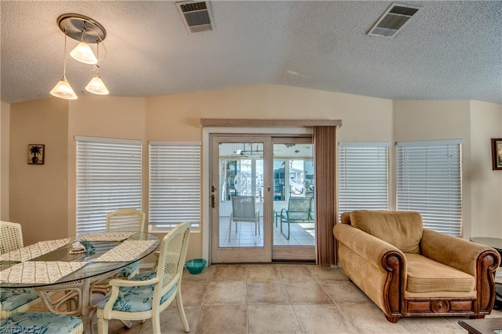 14 Nancy LN, FORT MYERS BEACH FL 33931-6