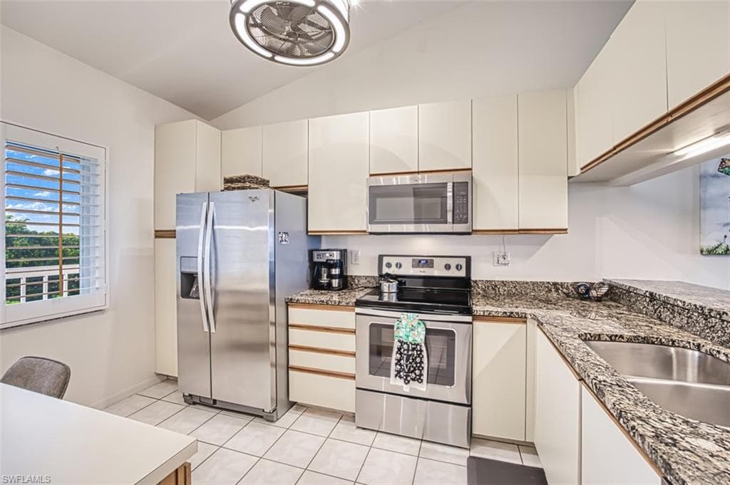 14871 Hole In 1 CIR, FORT MYERS FL 33919-9