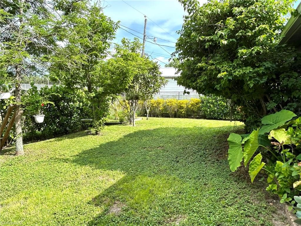 5364 Texas AVE, NAPLES FL 34113-21