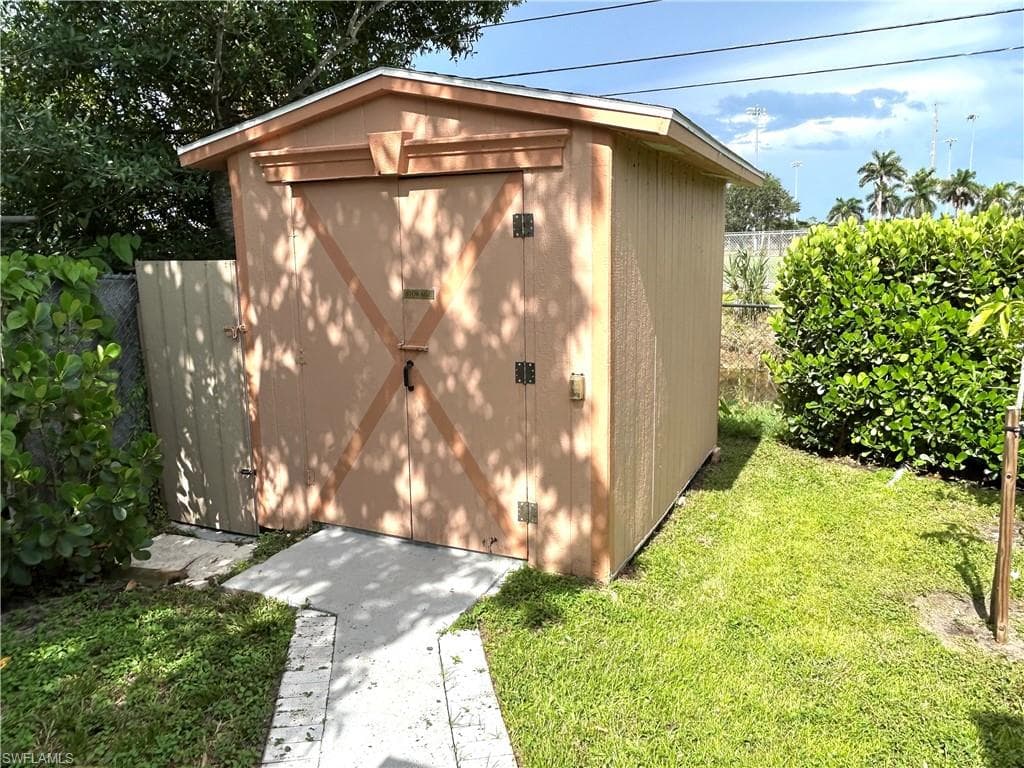 5364 Texas AVE, NAPLES FL 34113-20