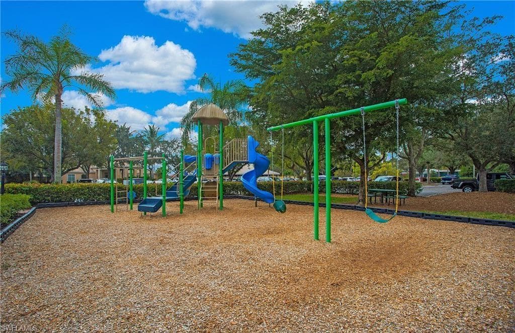 1837 Avian CT # 71, NAPLES FL 34119-9