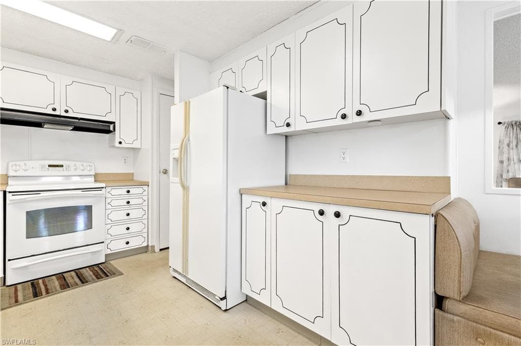 9231 Caloosa DR, NORTH FORT MYERS FL 33903-12