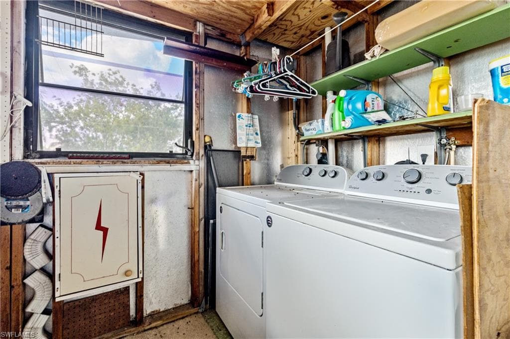 9231 Caloosa DR, NORTH FORT MYERS FL 33903-25