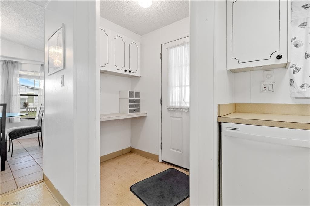 9231 Caloosa DR, NORTH FORT MYERS FL 33903-20