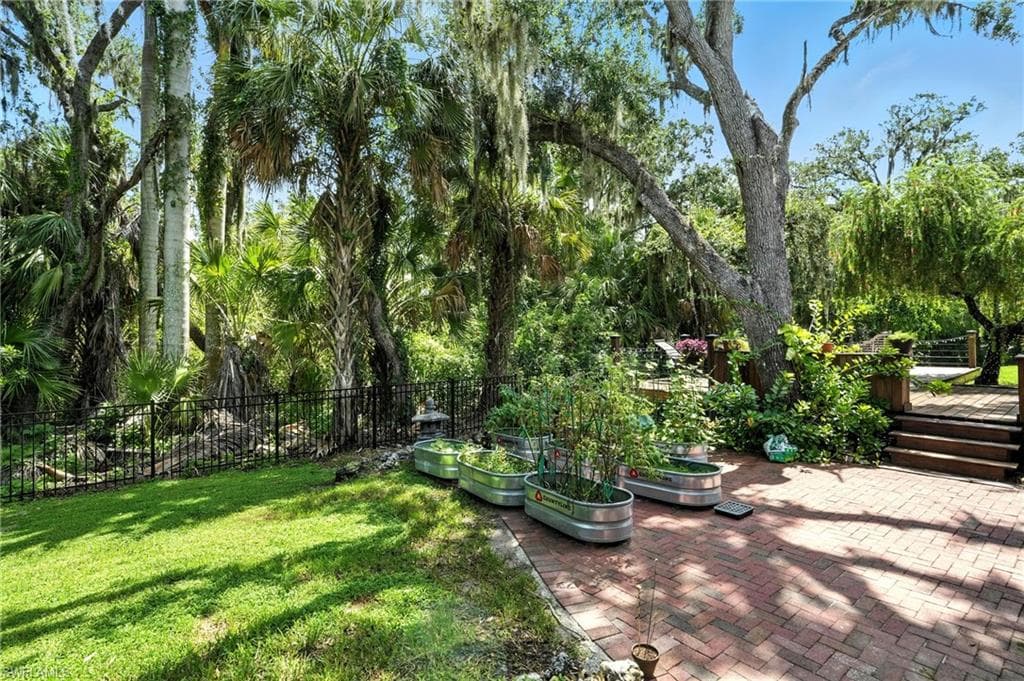 16461 Oakview CIR, ALVA FL 33920-45