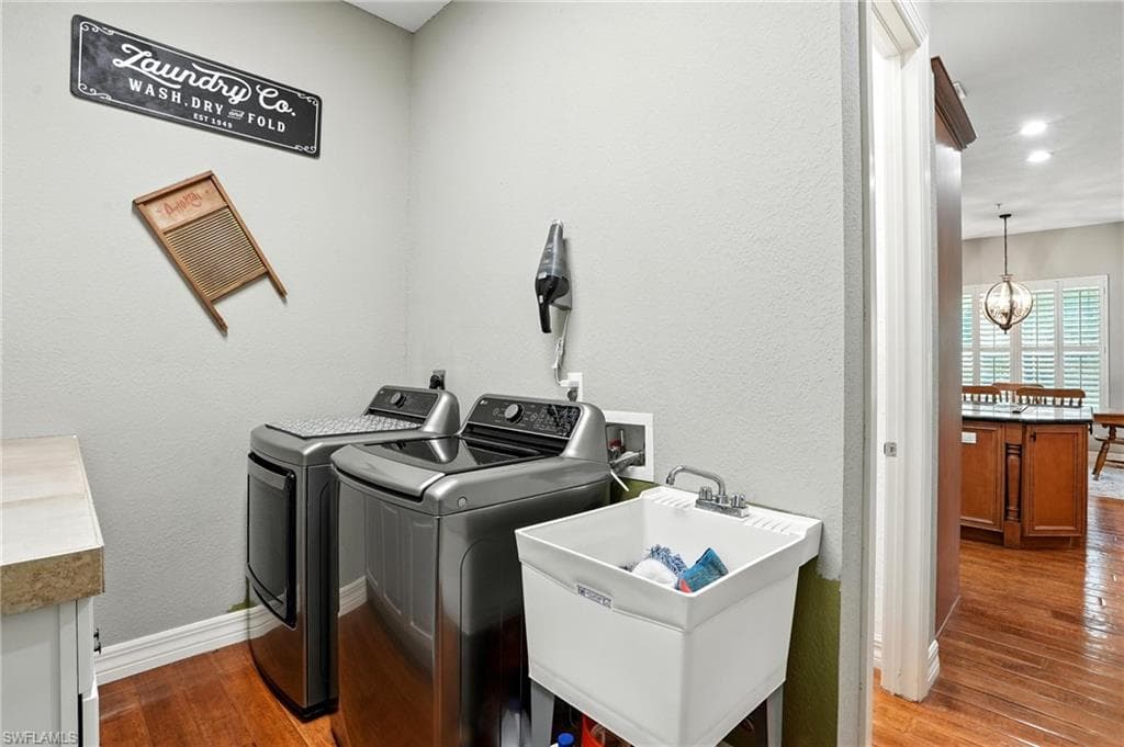 16461 Oakview CIR, ALVA FL 33920-32