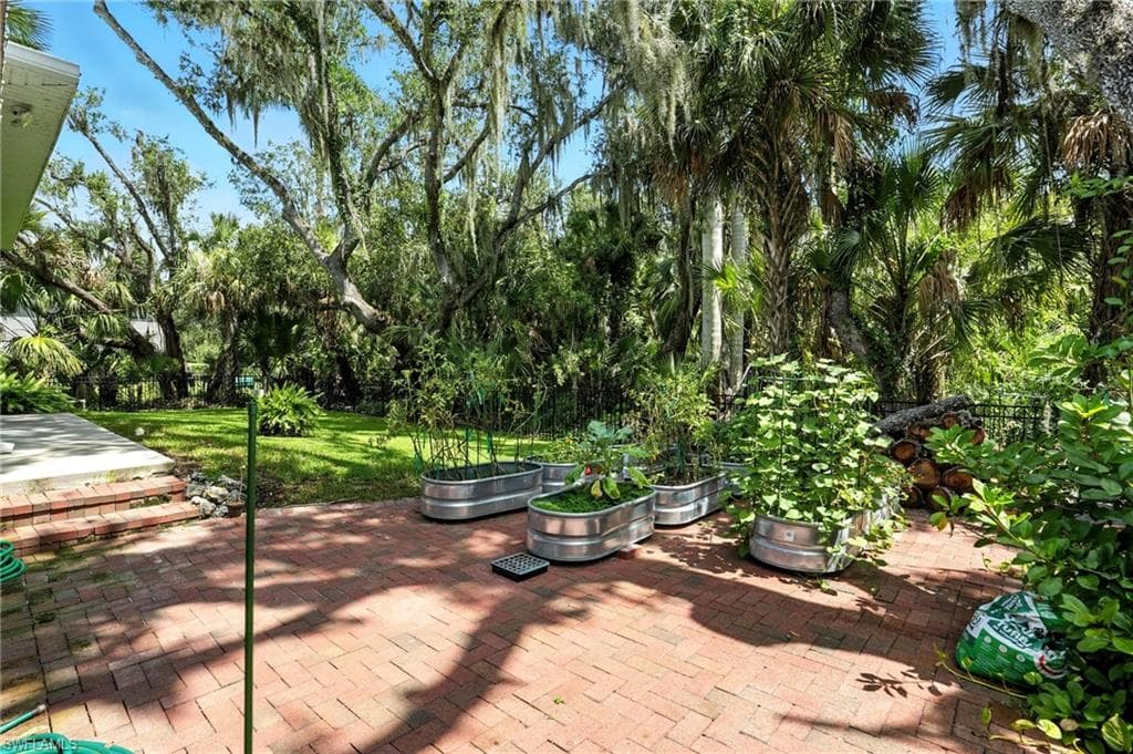 16461 Oakview CIR, ALVA FL 33920-44