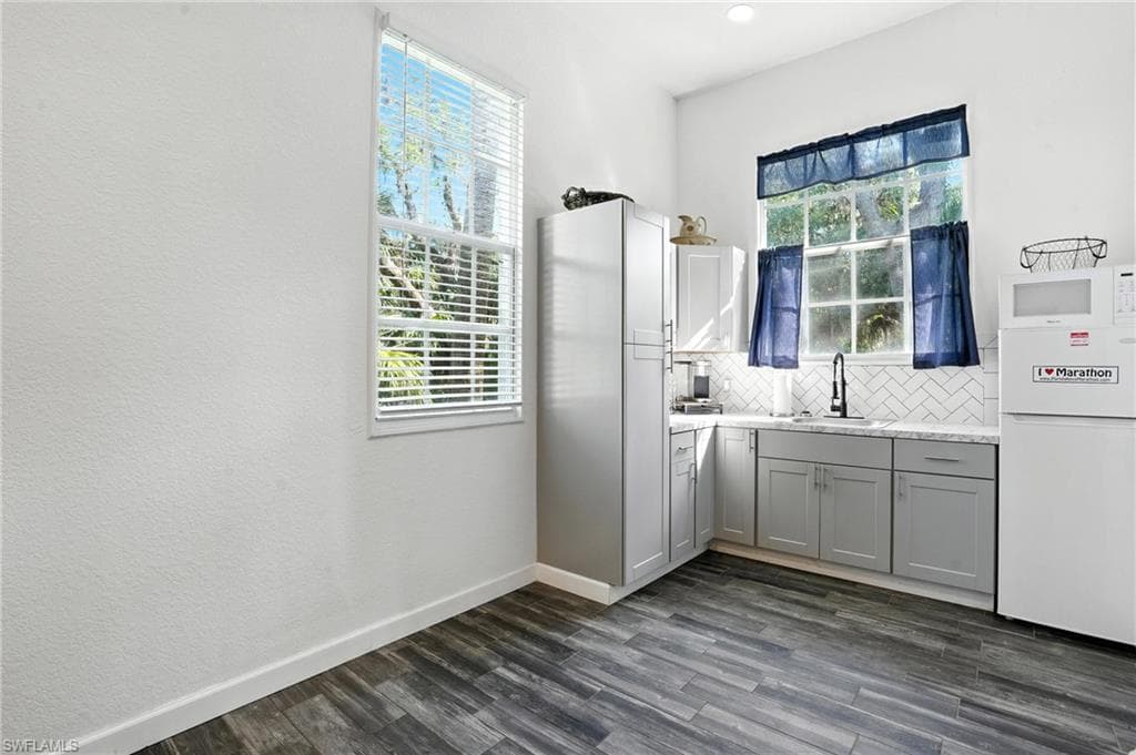 16461 Oakview CIR, ALVA FL 33920-36