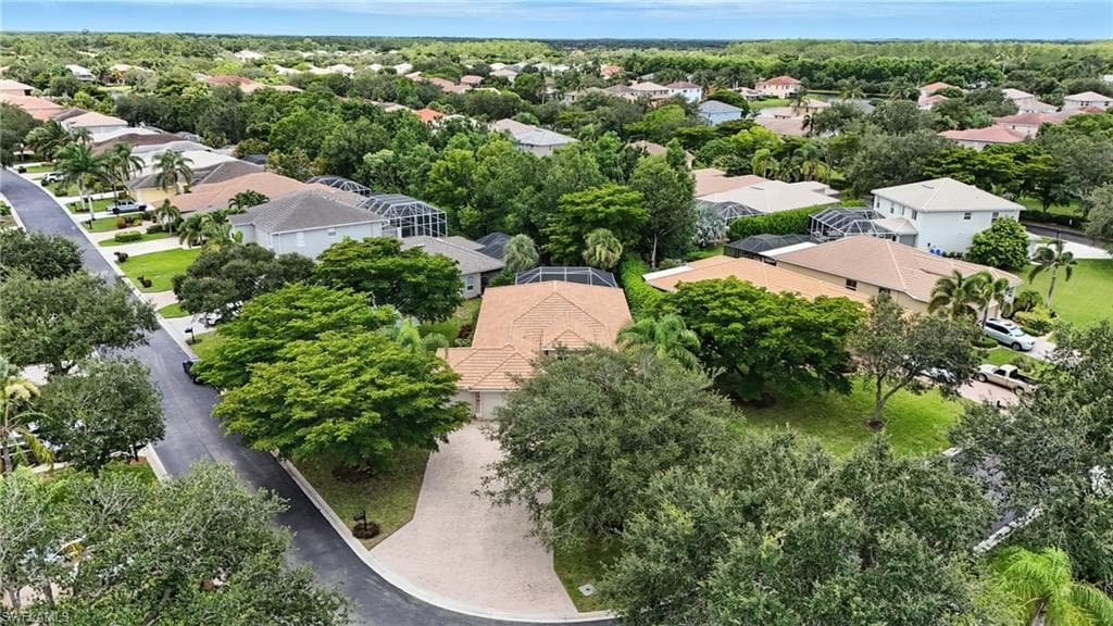 9827 Colonial WALK N, ESTERO FL 33928-2