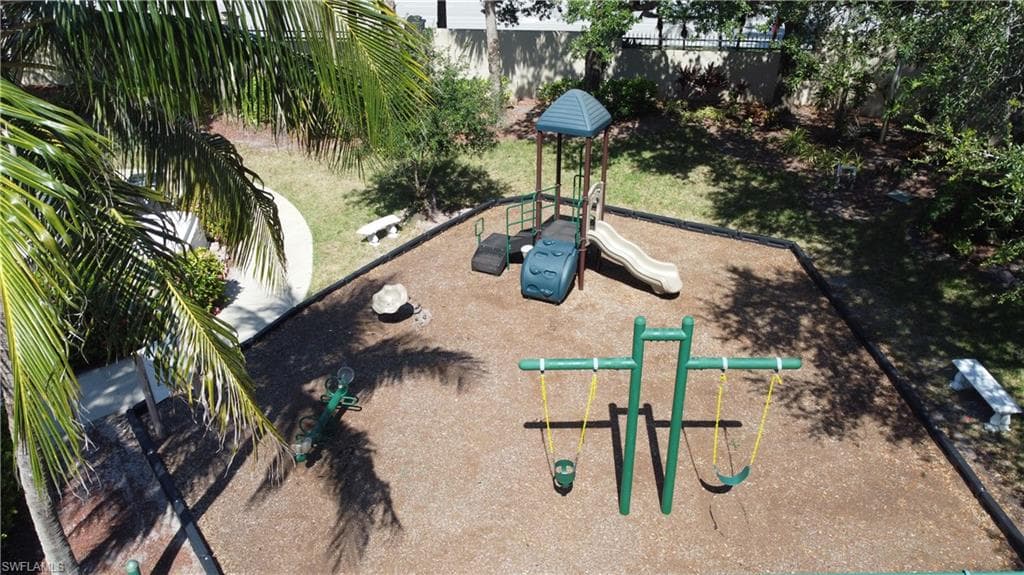 9827 Colonial WALK N, ESTERO FL 33928-47