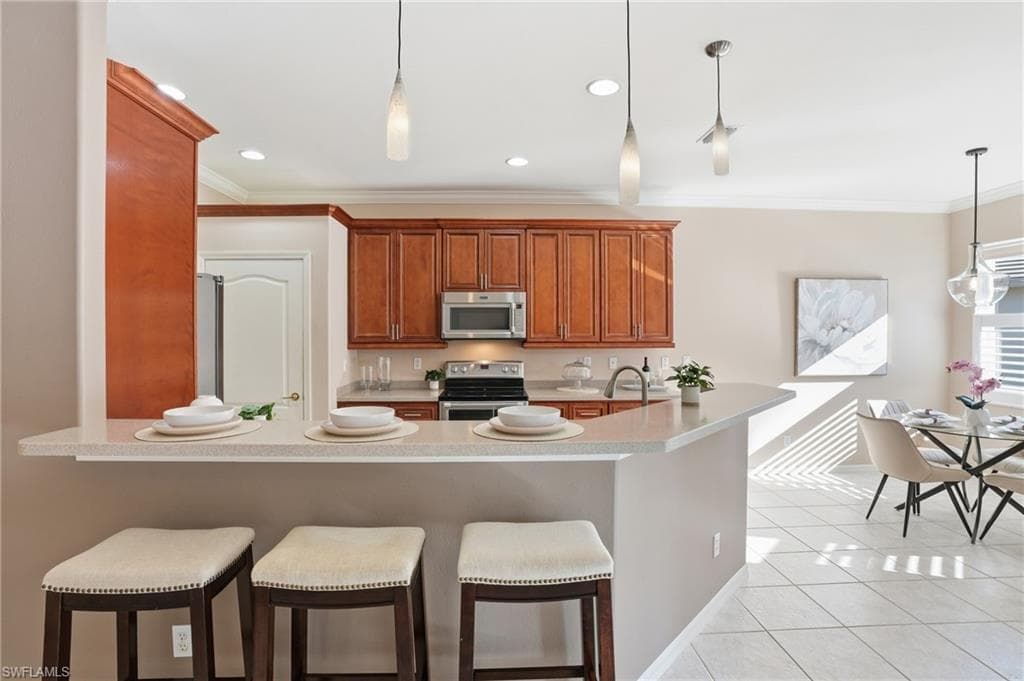 9827 Colonial WALK N, ESTERO FL 33928-10