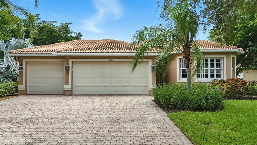 9827 Colonial WALK N, ESTERO FL 33928-3
