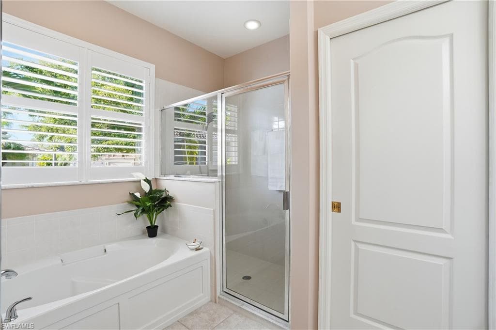 9827 Colonial WALK N, ESTERO FL 33928-24