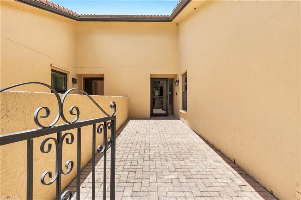 5282 Concord WAY, FORT MYERS FL 33907-2