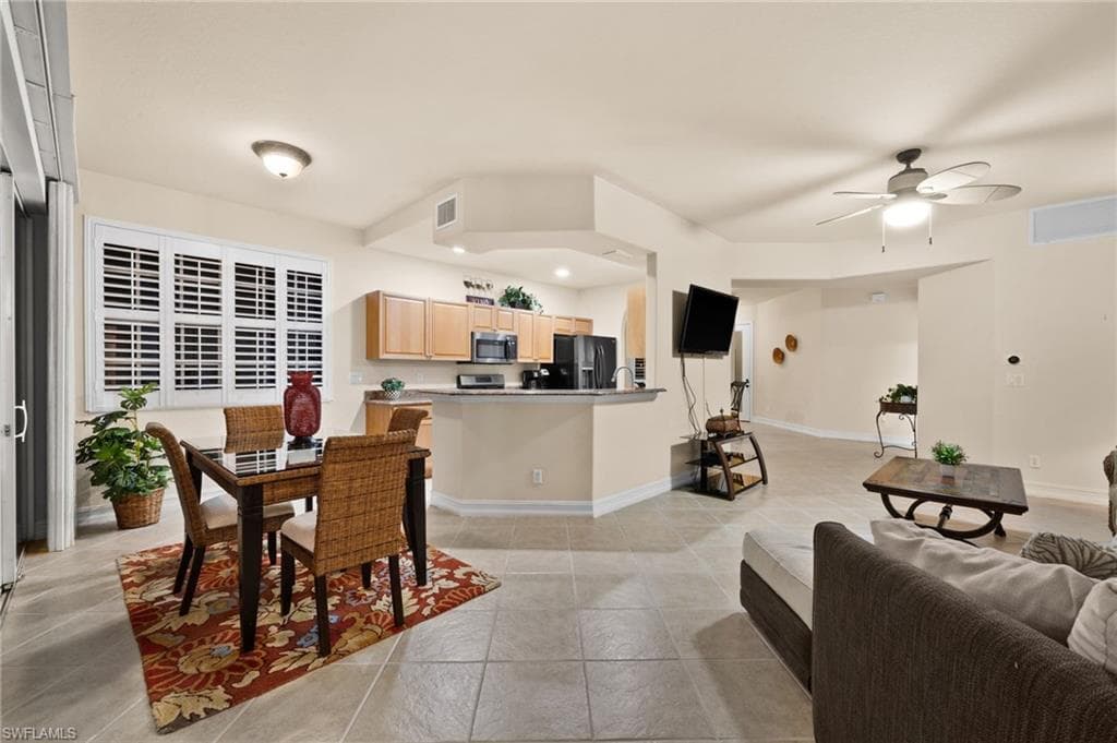 5626 Cape Harbour DR # 102, CAPE CORAL FL 33914-46