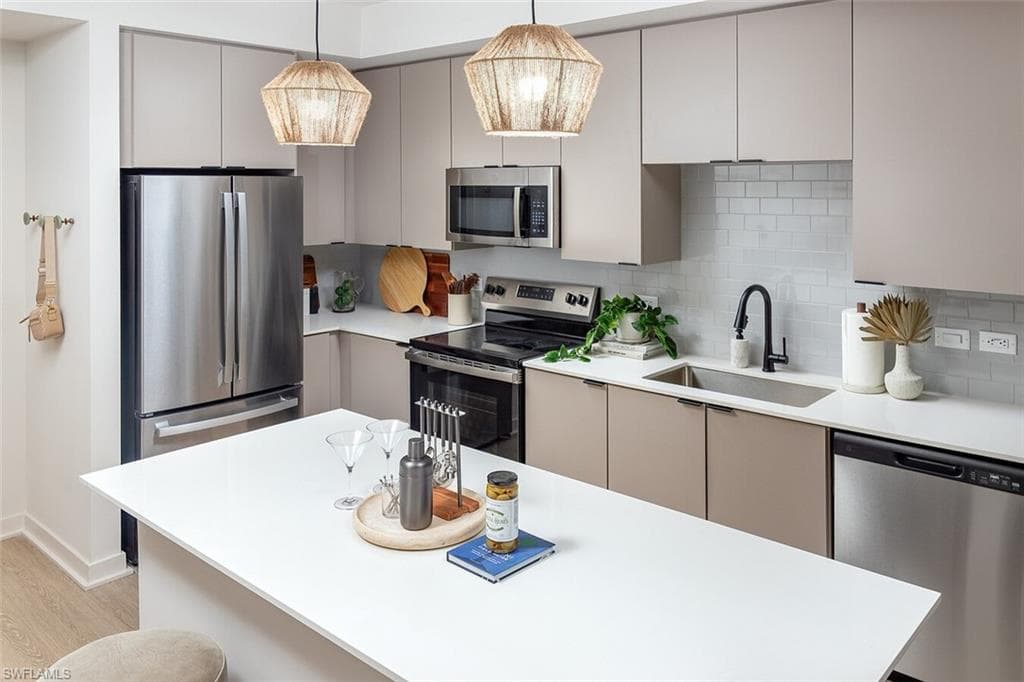 6026 Whitaker RD # C1, NAPLES FL 34112-16