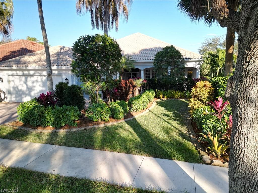 4780 Martinique WAY, NAPLES FL 34119-1