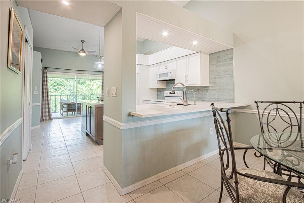 15435 Cedarwood LN # 304, NAPLES FL 34110-6