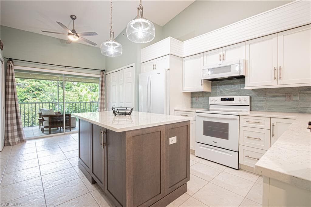 15435 Cedarwood LN # 304, NAPLES FL 34110-9