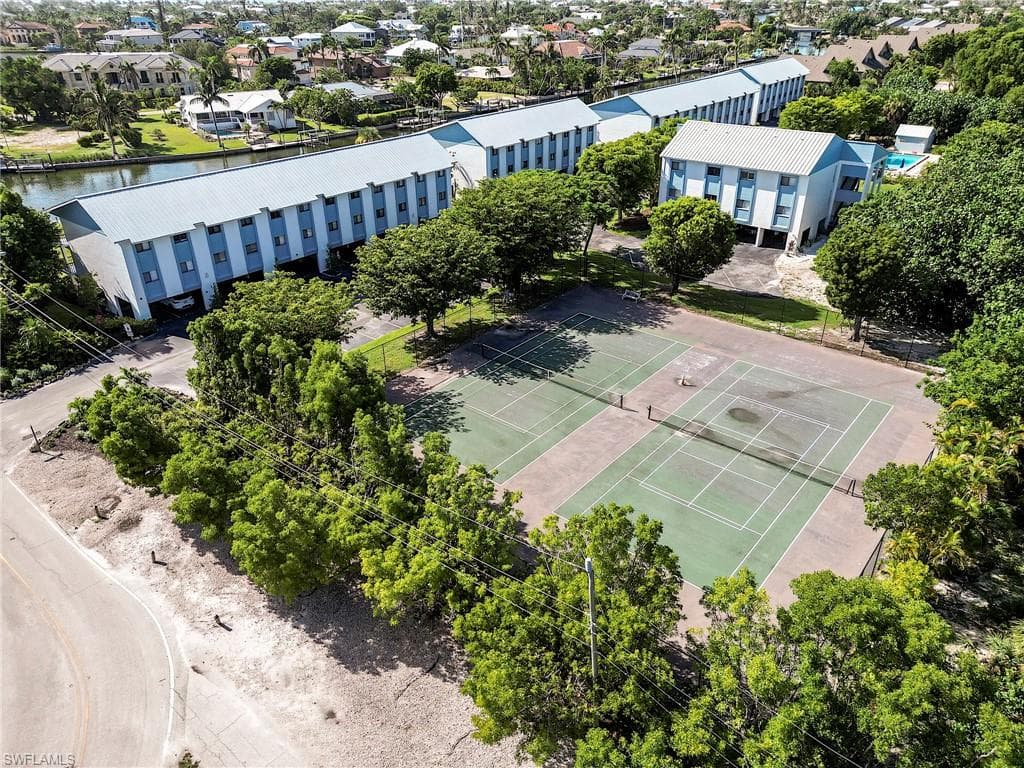 1250 Tennisplace CT # D33, SANIBEL FL 33957-26