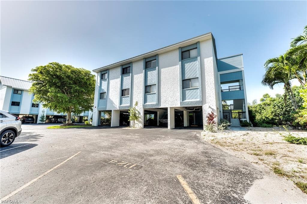 1250 Tennisplace CT # D33, SANIBEL FL 33957-41
