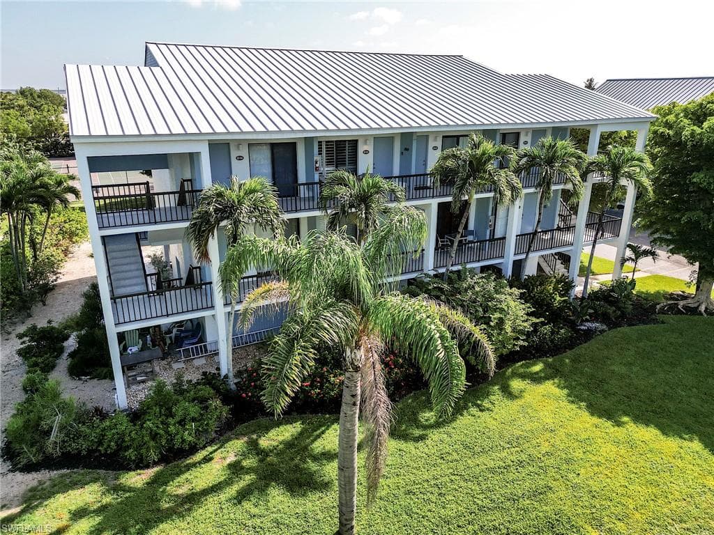 1250 Tennisplace CT # D33, SANIBEL FL 33957-12