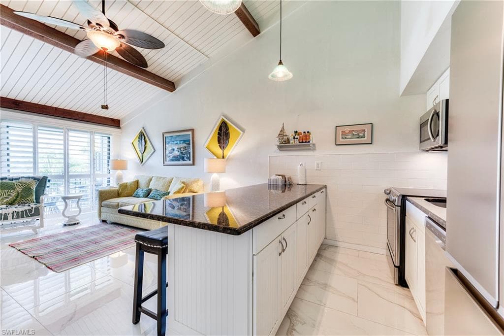 1250 Tennisplace CT # D33, SANIBEL FL 33957-6