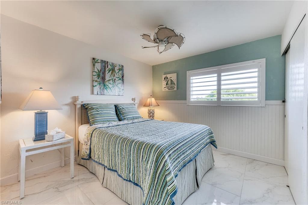 1250 Tennisplace CT # D33, SANIBEL FL 33957-27