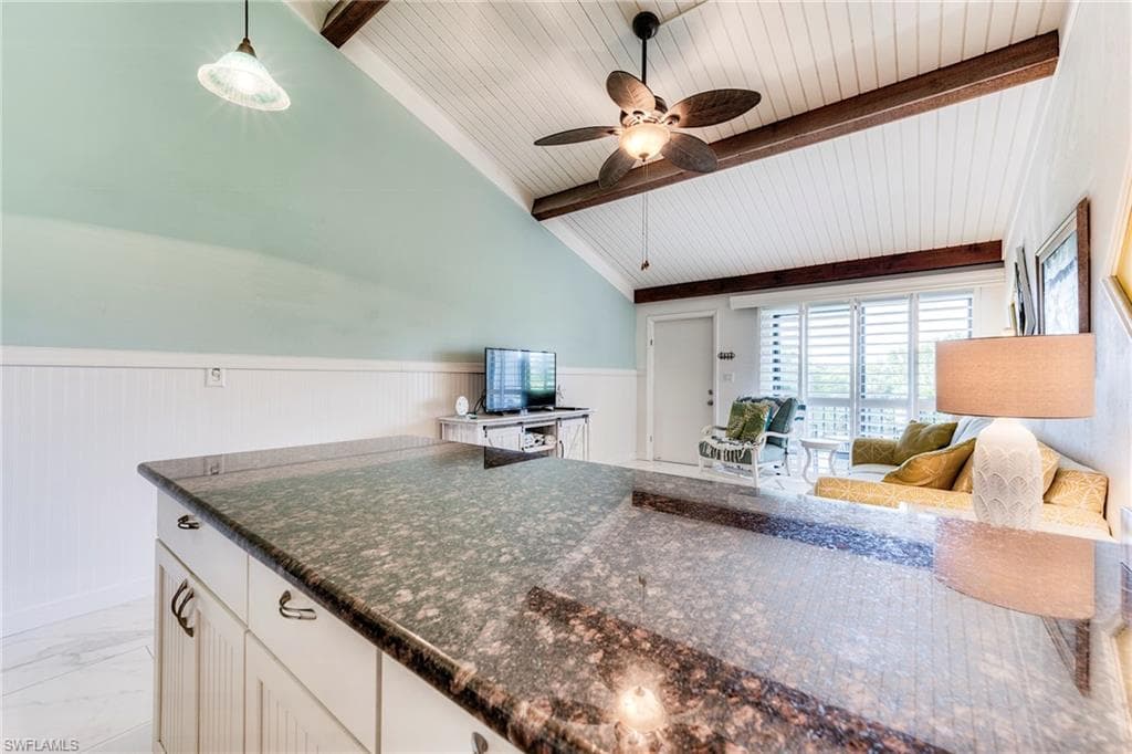 1250 Tennisplace CT # D33, SANIBEL FL 33957-8