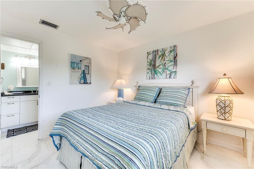1250 Tennisplace CT # D33, SANIBEL FL 33957-29