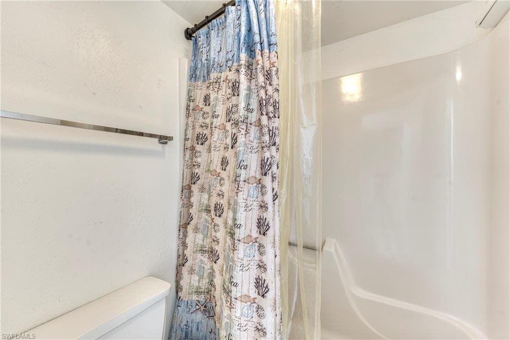 1250 Tennisplace CT # D33, SANIBEL FL 33957-32