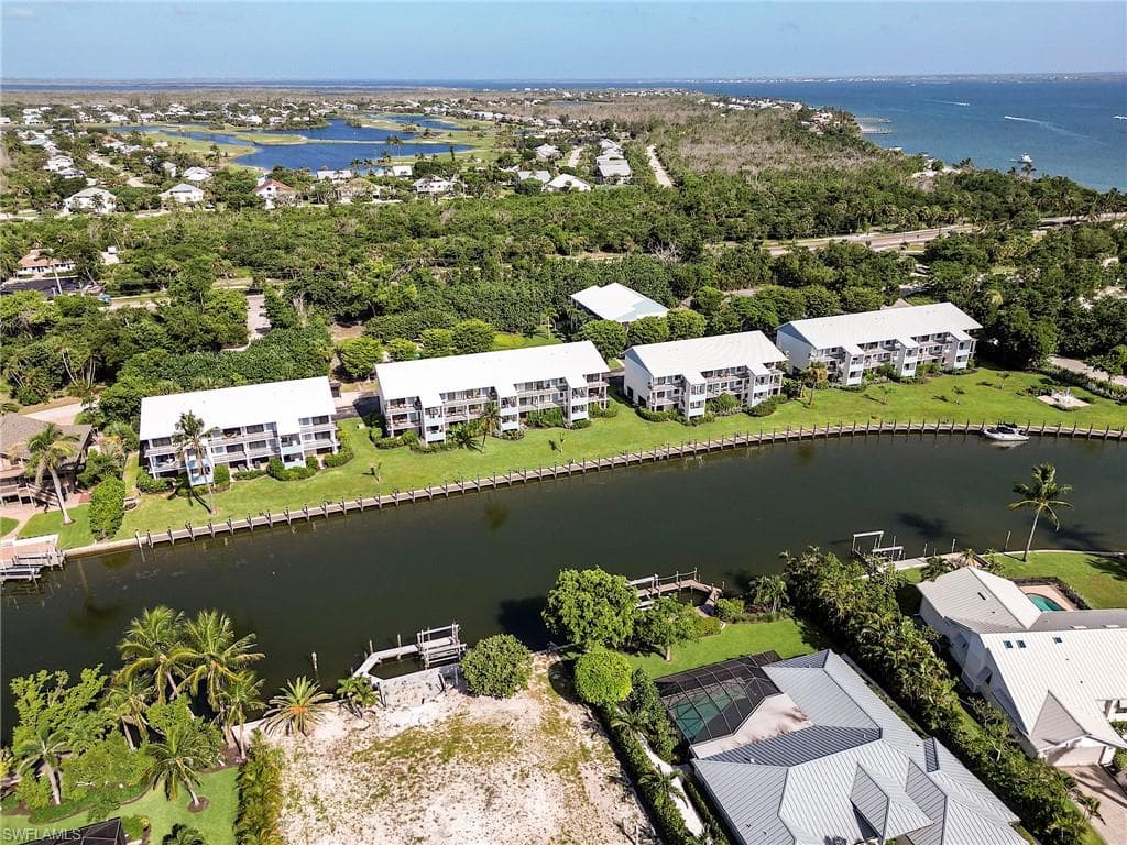 1250 Tennisplace CT # D33, SANIBEL FL 33957-17