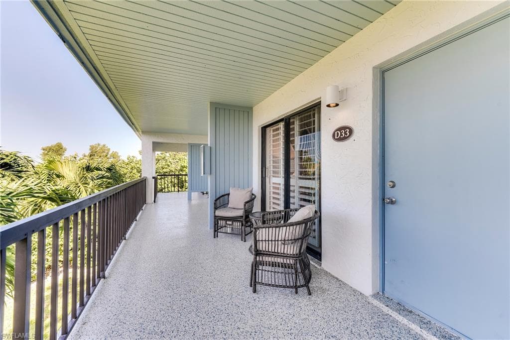 1250 Tennisplace CT # D33, SANIBEL FL 33957-34