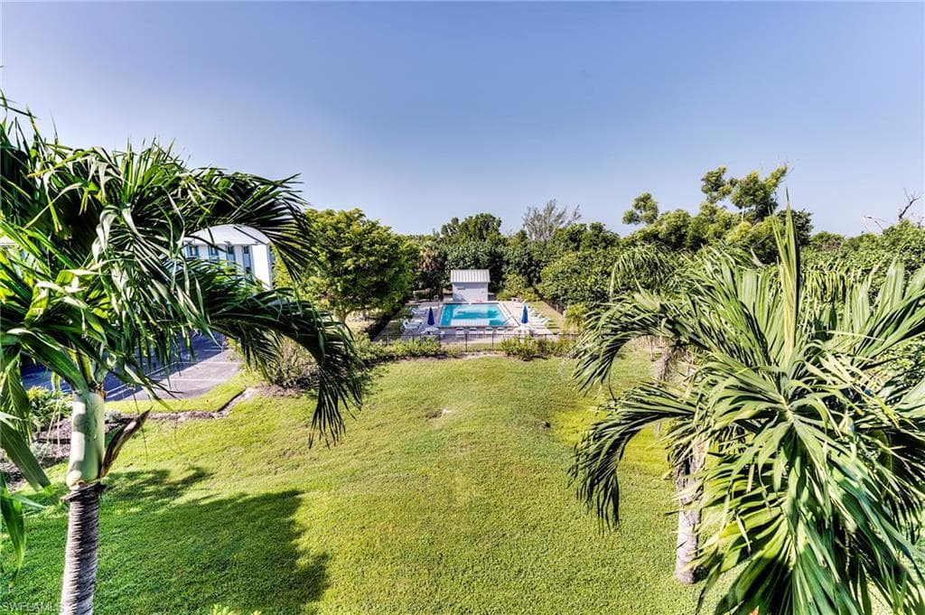 1250 Tennisplace CT # D33, SANIBEL FL 33957-38